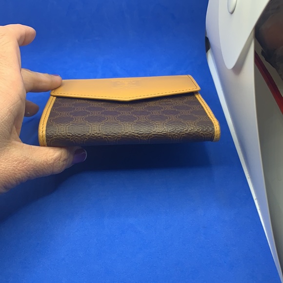 Céline
Macadam Compact In Mustard/Brown Coated Canvas Wallet - Picture 12 of 12